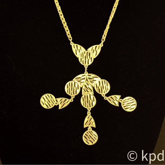 Vintage Mid Century Scrollwork Gold Tone Pendant Statement Necklace - Picture 9 of 10